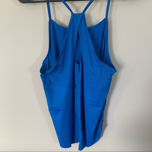 Zella cut out breathable lightweight workout top - Picture 3 of 5